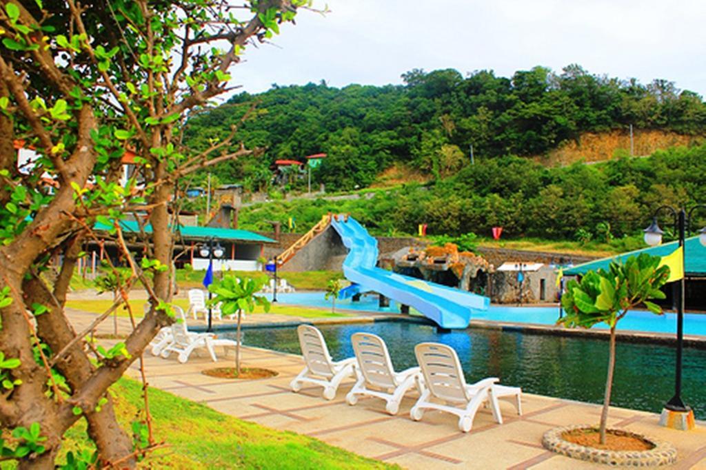 Seas Spring Resort Mabini  Exterior photo